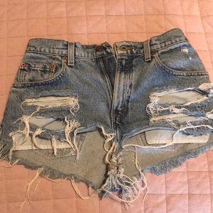 Size 25-26 high waisted destroyed Levi’s